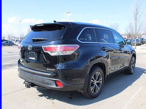 Used 2016 Toyota Highlander XLE AWD/4WD image 7