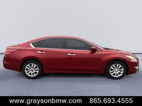 Used 2013 Nissan Altima 2.5 S image 2