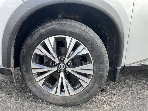 Used 2021 Nissan Rogue SV image 13