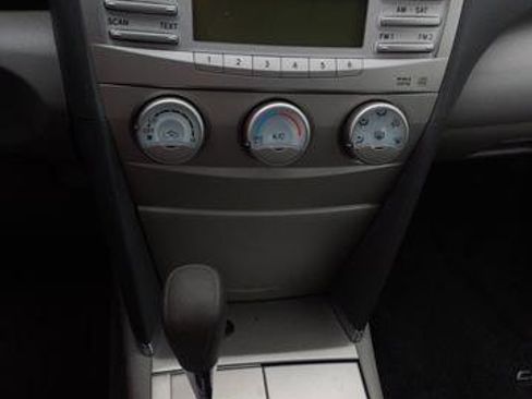 Used 2011 Toyota Camry LE w/ LE Extra-Value Pkg FWD image 23