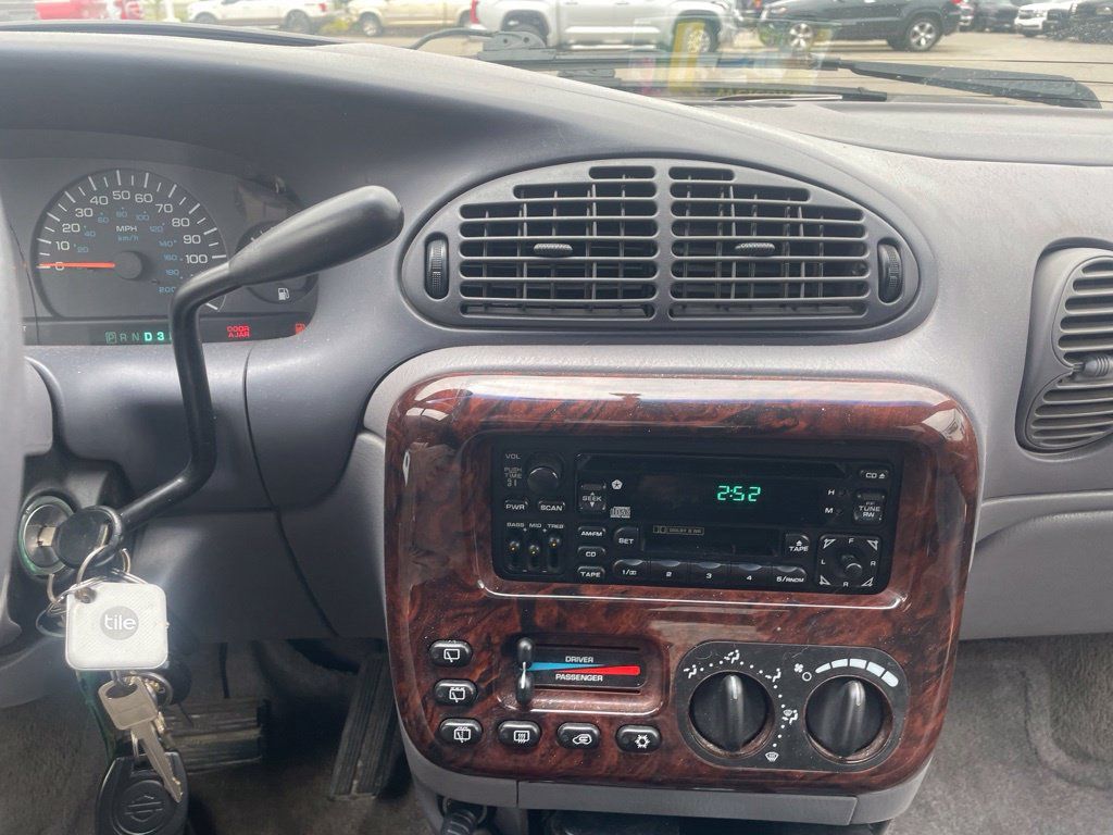 Used 1997 Chrysler Town & Country SX FWD image 20