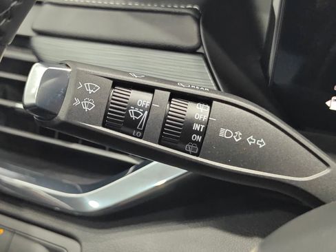 Used 2025 GMC Acadia Elevation w/ Elevation Premium Package FWD image 54