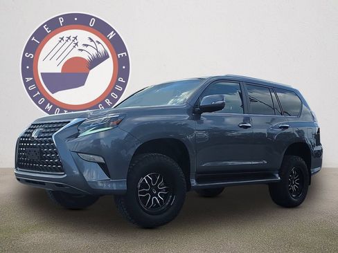 Used 2022 Lexus GX 460 w/ Accessory Package AWD/4WD image 2