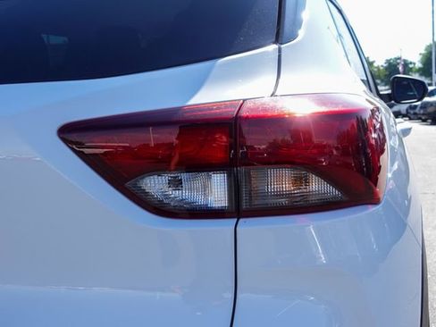 Used 2025 Chevrolet TrailBlazer LS w/ LS Convenience Package FWD image 6