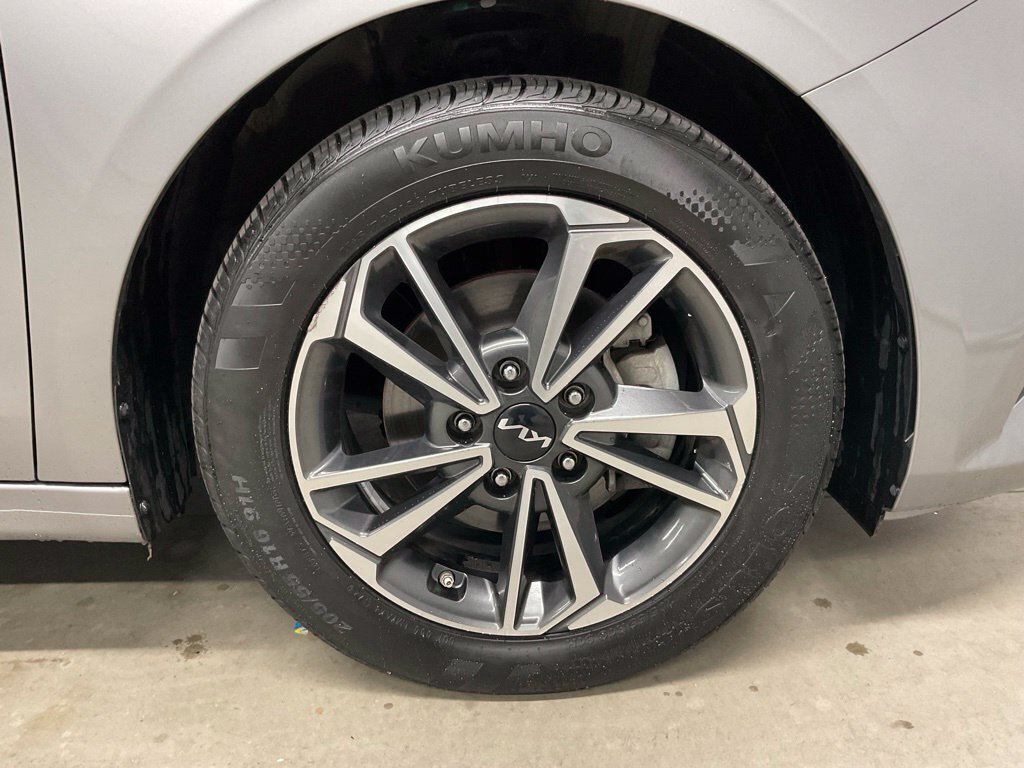 Used 2023 Kia Forte LXS w/ LXS Technology Package FWD image 15