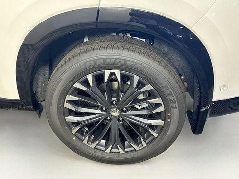 New 2026 Nissan Rogue Platinum w/ Platinum Premium Package image 9