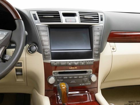 Used 2012 Lexus LS 460 w/ Luxury Value Edition RWD image 16