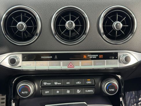 Used 2022 Kia Stinger GT1 image 29