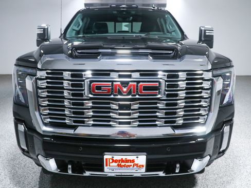Used 2024 GMC Sierra 2500 Denali w/ Denali Reserve Package AWD/4WD image 4