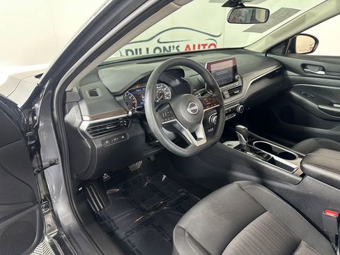 Used 2024 Nissan Altima 2.5 SV FWD image 15