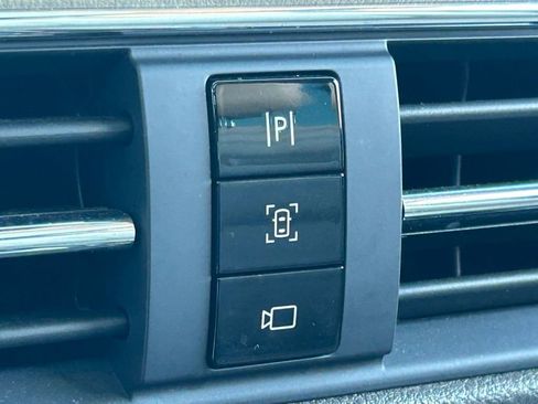 Used 2021 Lincoln Corsair Reserve image 30