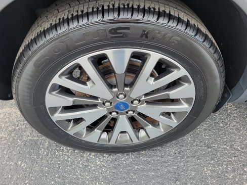 Used 2020 Ford Escape Titanium FWD image 39