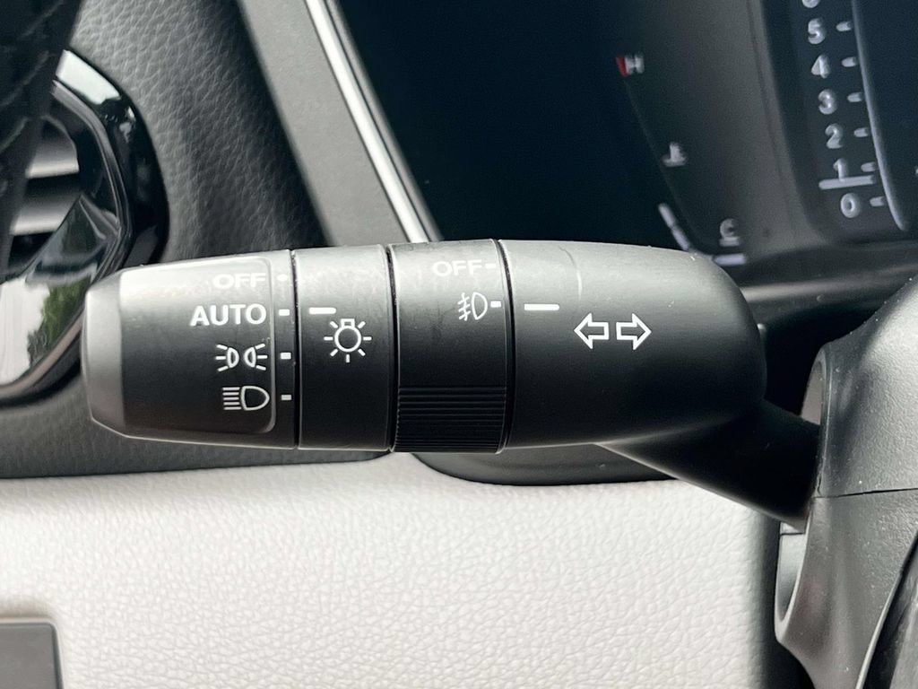 Used 2023 Honda Pilot Elite image 25