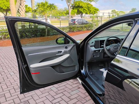 Used 2024 Hyundai Sonata SEL w/ Convenience Package FWD image 16