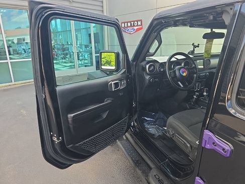 Used 2020 Jeep Wrangler Unlimited Sport AWD/4WD image 9