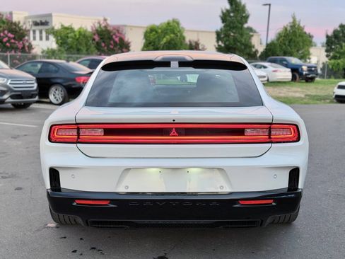 Used 2024 Dodge Charger Daytona R/T w/ Plus Group AWD/4WD image 16