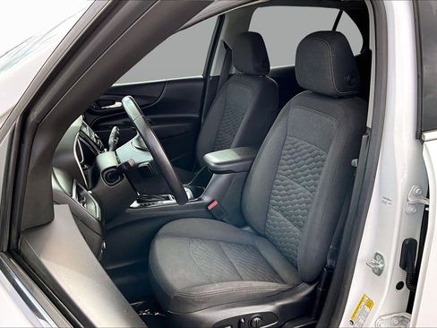 Used 2018 Chevrolet Equinox LT image 24