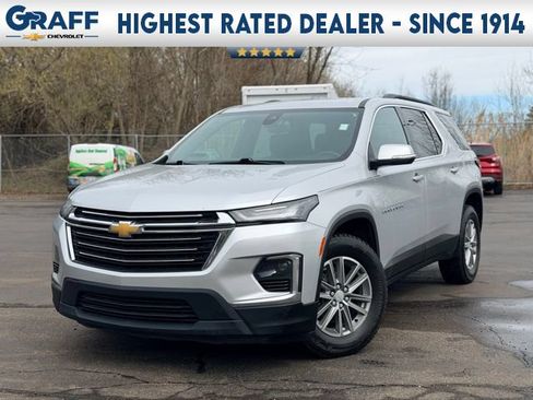 Used 2022 Chevrolet Traverse LT FWD image 1