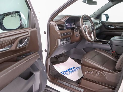 Used 2024 GMC Yukon XL Denali w/ Max Trailering Package AWD/4WD image 3
