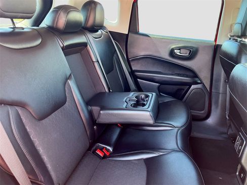 Used 2021 Jeep Compass Latitude image 25