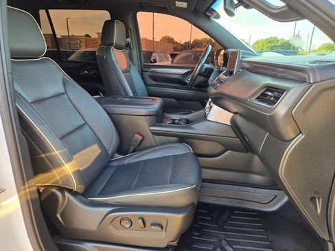 Used 2022 GMC Yukon SLT w/ SLT Premium Package AWD/4WD image 21