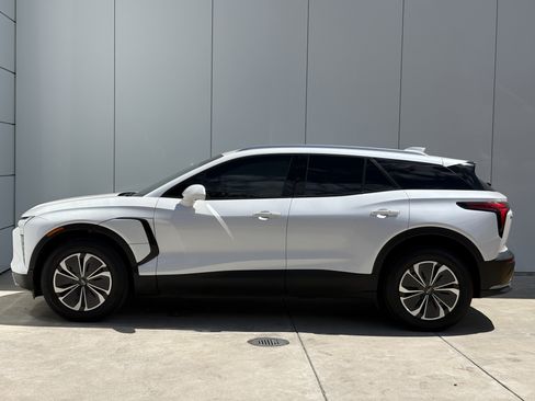 Used 2024 Chevrolet Blazer EV LT AWD/4WD image 4