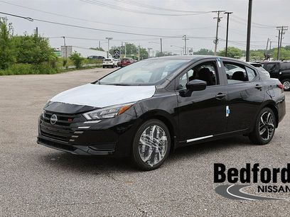 New 2025 Nissan Versa SR w/ Trunk Package