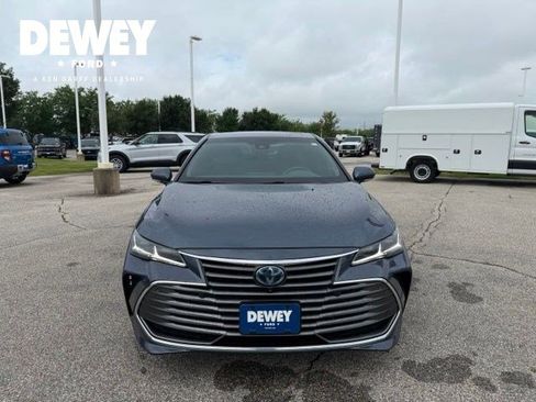 Used 2020 Toyota Avalon Limited w/ Advanced Safety Package FWD image 3