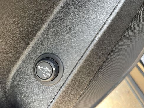 Used 2022 Chevrolet Equinox RS FWD image 18