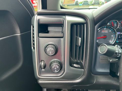 Used 2018 Chevrolet Silverado 1500 LT w/ All Star Edition AWD/4WD image 39