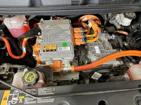 Used 2017 Chevrolet Bolt Premier FWD image 31