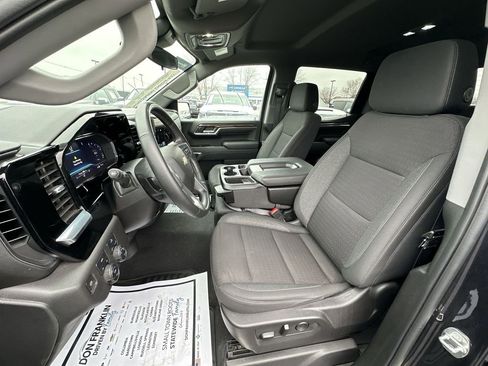 Used 2024 Chevrolet Silverado 1500 LT image 11