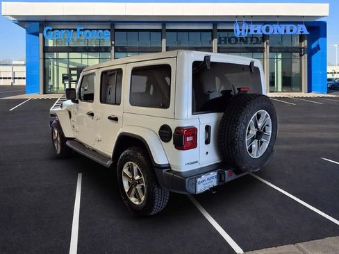 Used 2019 Jeep Wrangler Unlimited Sahara AWD/4WD image 3