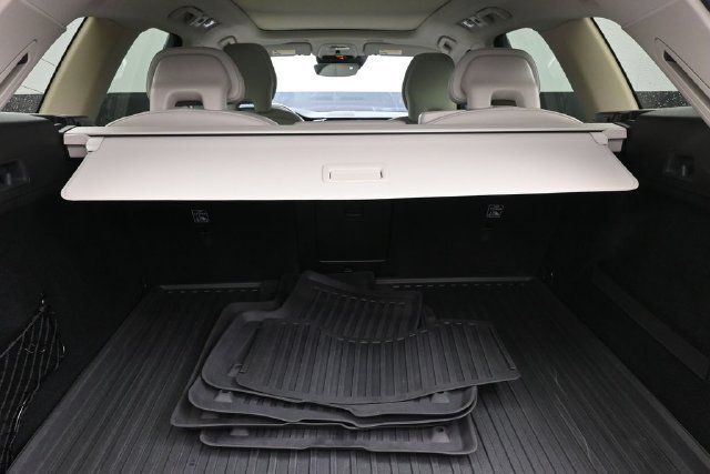 Used 2019 Volvo XC60 T5 Momentum w/ Multimedia Package FWD image 30