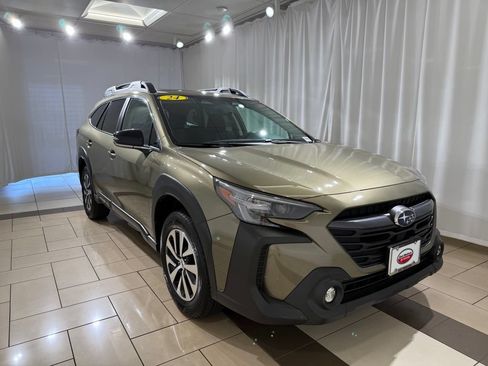 Used 2024 Subaru Outback Premium AWD/4WD image 7