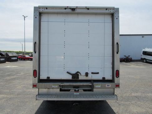 Used 2019 Ford Transit 350 156 DRW RWD image 4