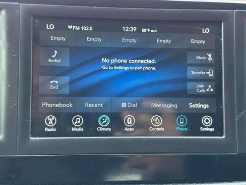 Used 2018 Chrysler Pacifica Touring-L image 41