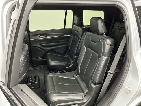 Used 2024 Jeep Grand Cherokee L Limited w/ Luxury Tech Group II image 12