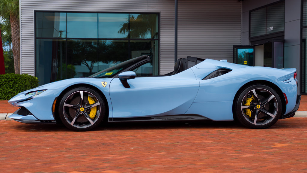Used 2025 Ferrari SF90 Spider AWD/4WD image 4