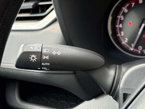 Used 2023 Toyota RAV4 XLE FWD image 11