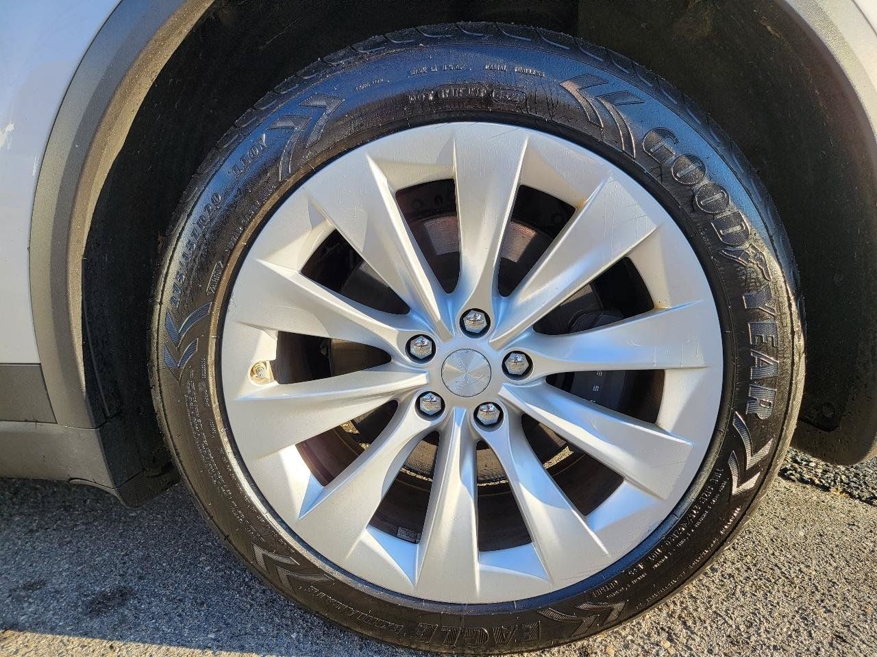 Used 2017 Tesla Model X 75D AWD/4WD image 15
