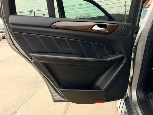 Used 2015 Mercedes-Benz GL 450 4MATIC image 25