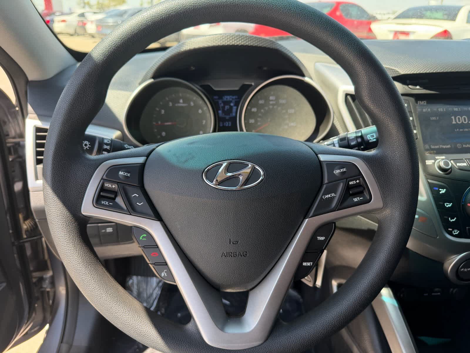 Used 2015 Hyundai Veloster FWD image 11