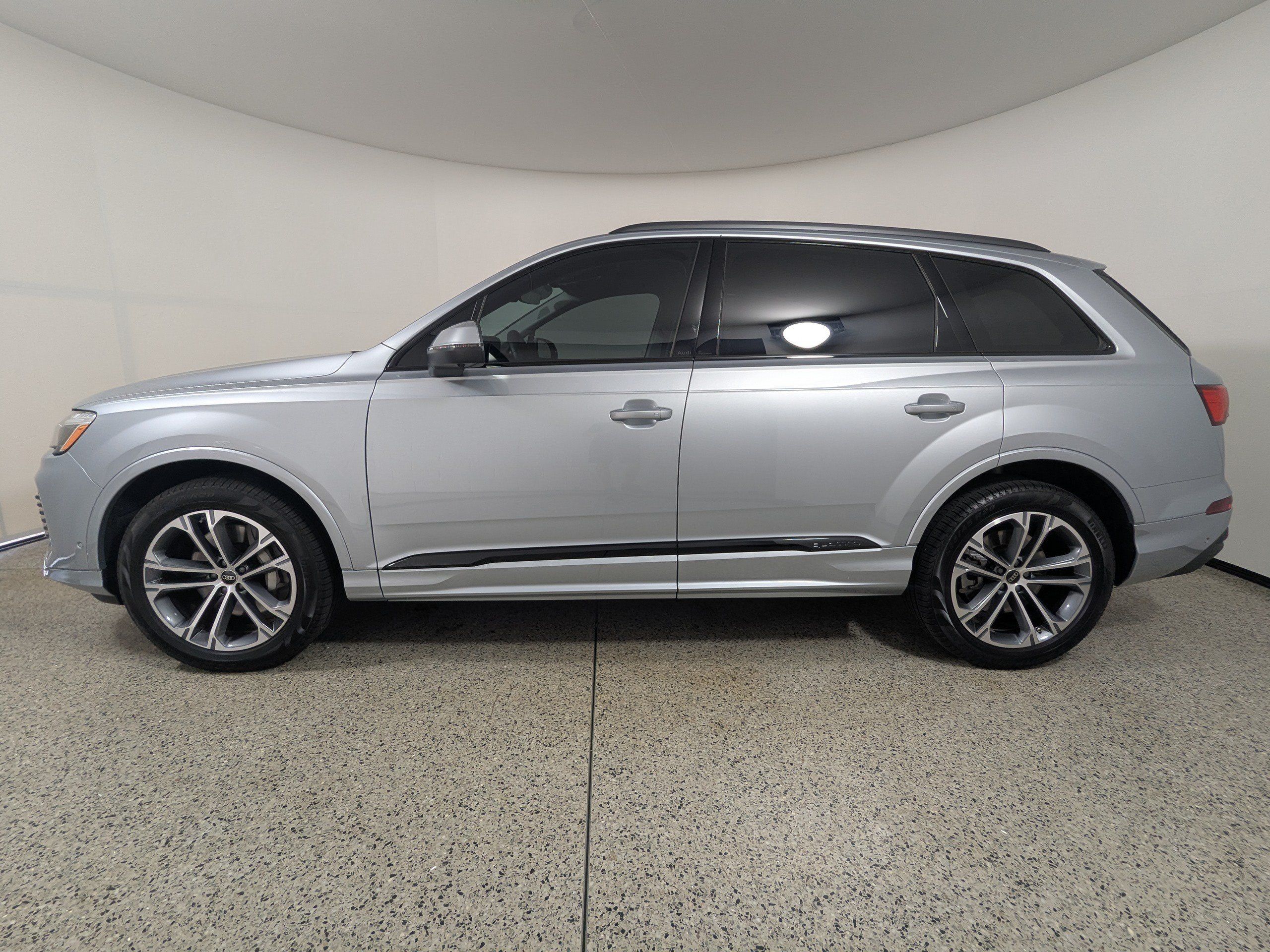 Certified 2026 Audi Q7 2.0T Premium Plus AWD/4WD image 4