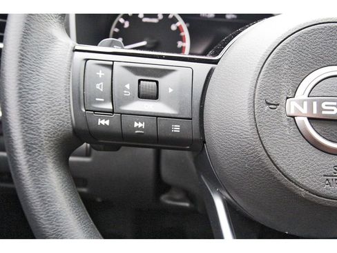 Used 2023 Nissan Rogue SV image 13