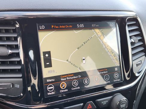 Used 2020 Jeep Grand Cherokee Altitude image 25