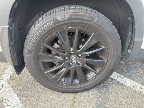 Used 2019 Toyota Highlander SE AWD/4WD image 18