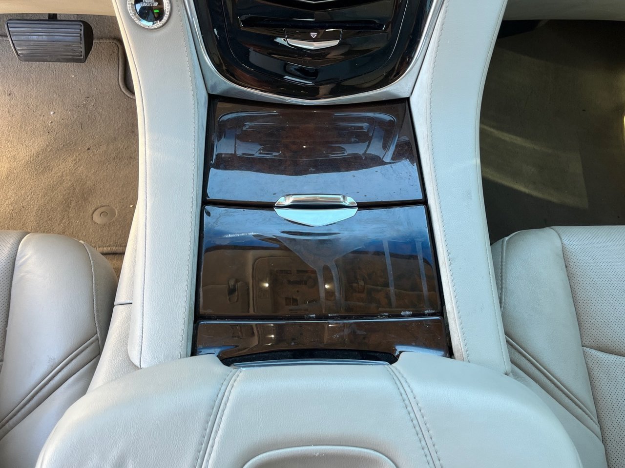 Used 2017 Cadillac Escalade Luxury AWD/4WD image 27