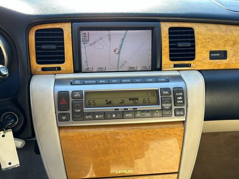 Used 2004 Lexus SC 430 Convertible RWD image 28