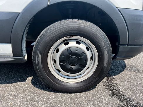 Used 2019 Ford Transit 250 130 Medium Roof image 4